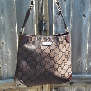 Gucci Handbag in Excellent condition.  Have had ne